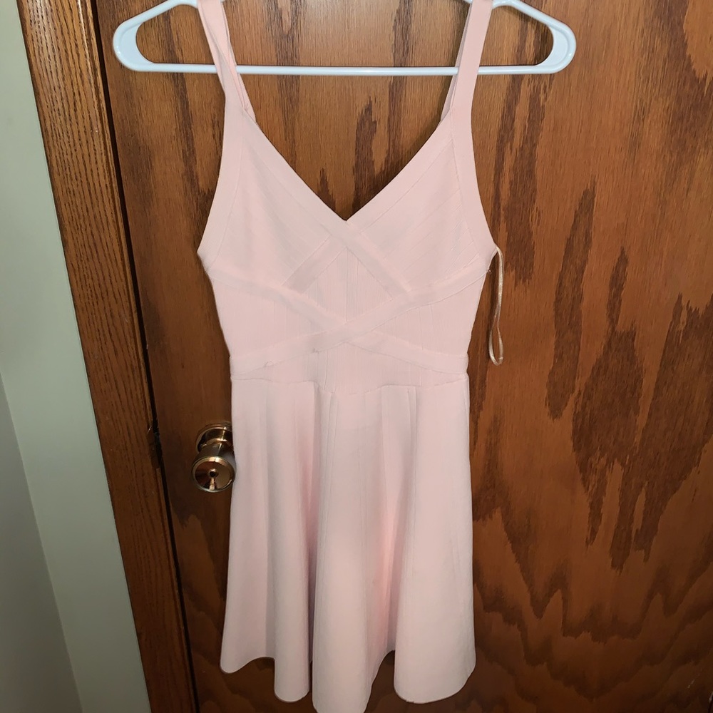 Guess fit and flat dress